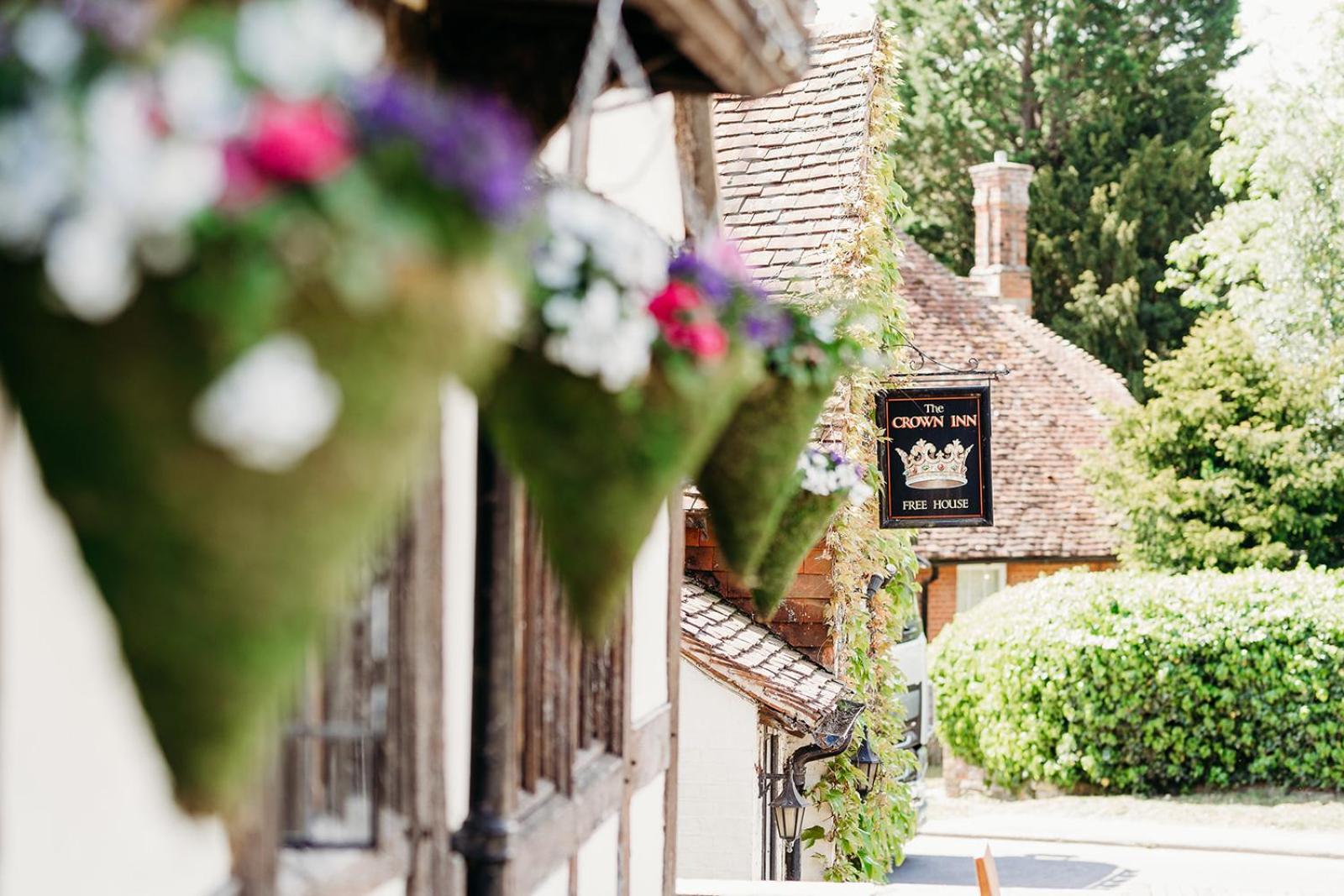 The Crown Inn Chiddingfold Eksteriør billede