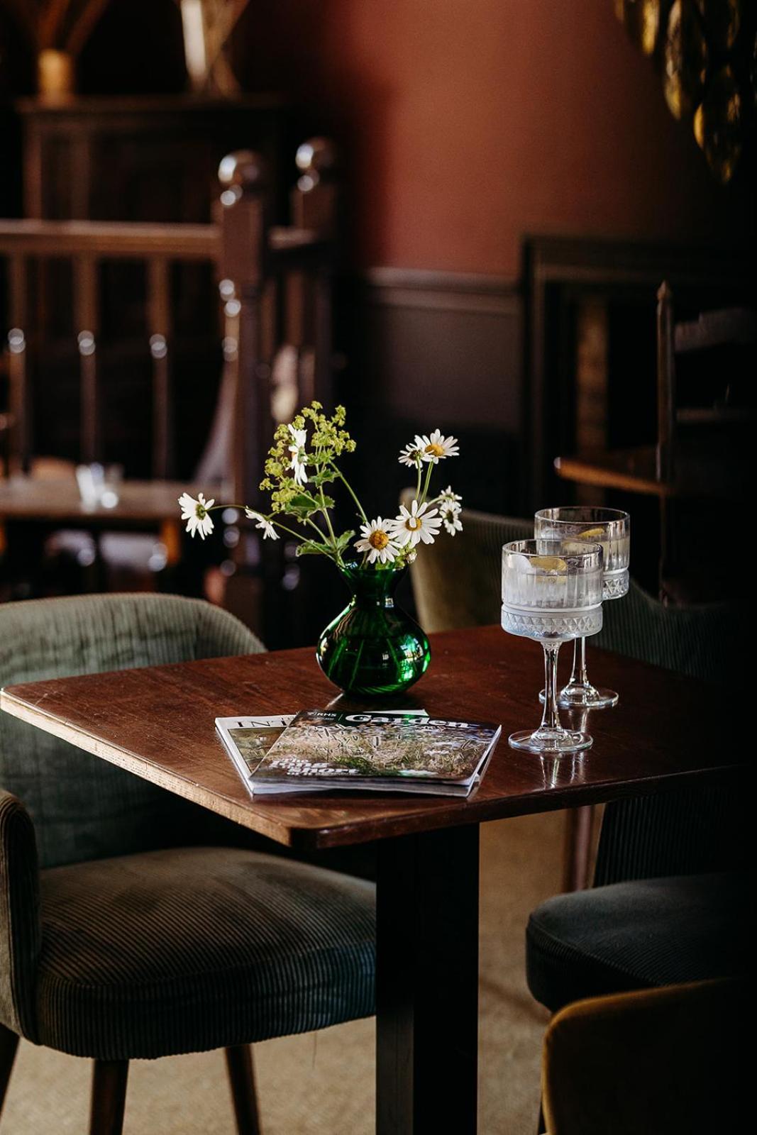 The Crown Inn Chiddingfold Eksteriør billede