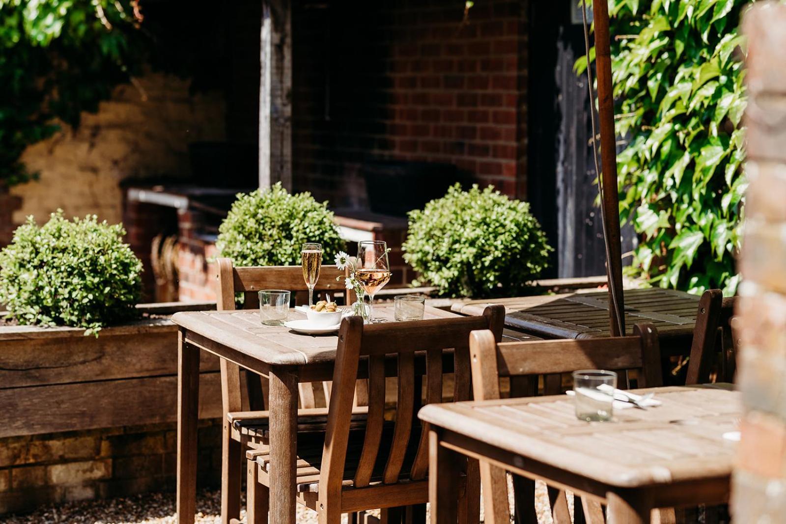 The Crown Inn Chiddingfold Eksteriør billede