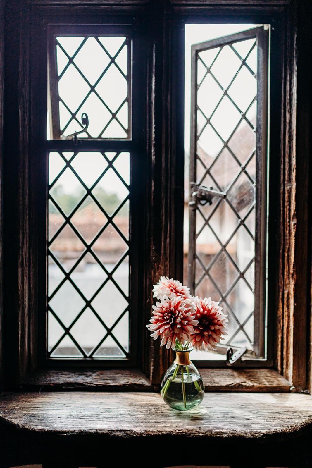 The Crown Inn Chiddingfold Eksteriør billede