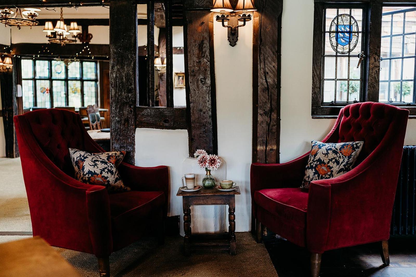 The Crown Inn Chiddingfold Eksteriør billede